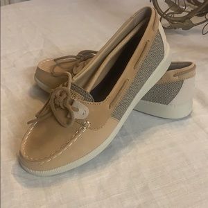 Sperry women’s 9.5 loafers